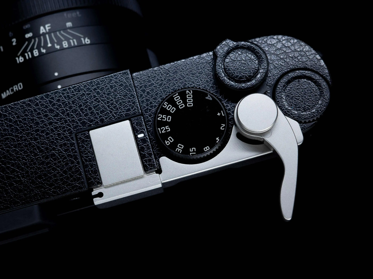 Foldable Thumb Grip for Leica M and Q series IDS initial design studio