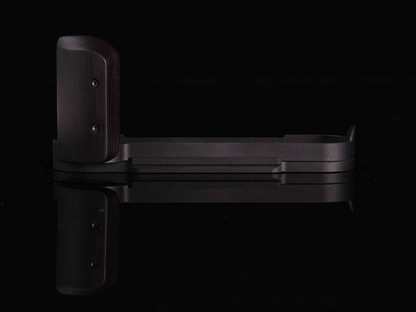 IDS modular grip for Leica M10 IDS initial design studio