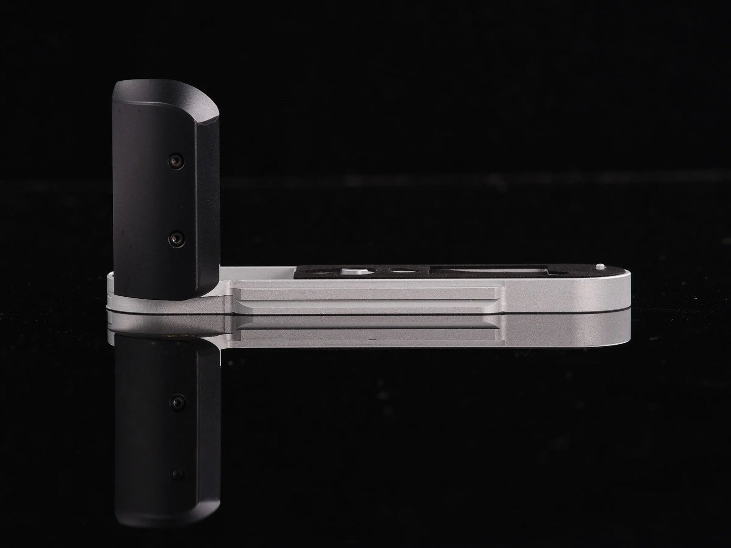 IDS modular grip for Leica M11 IDS initial design studio