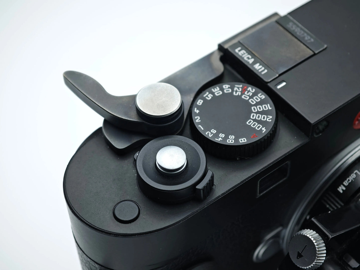 Foldable Thumb Grip for Leica M and Q series IDS initial design studio