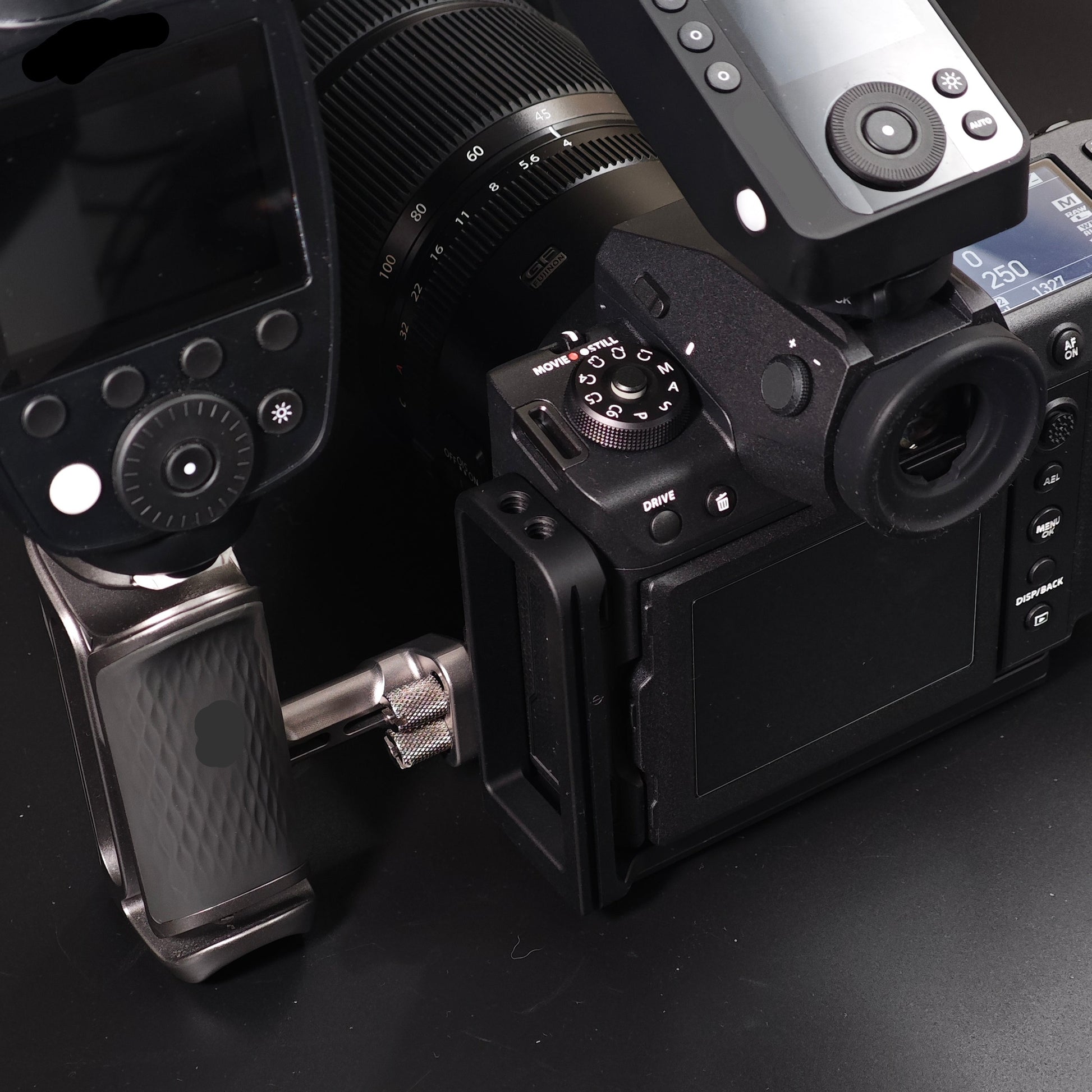 IDSworks GFX series modular base plate and L-bracket attachment IDS initial design studio