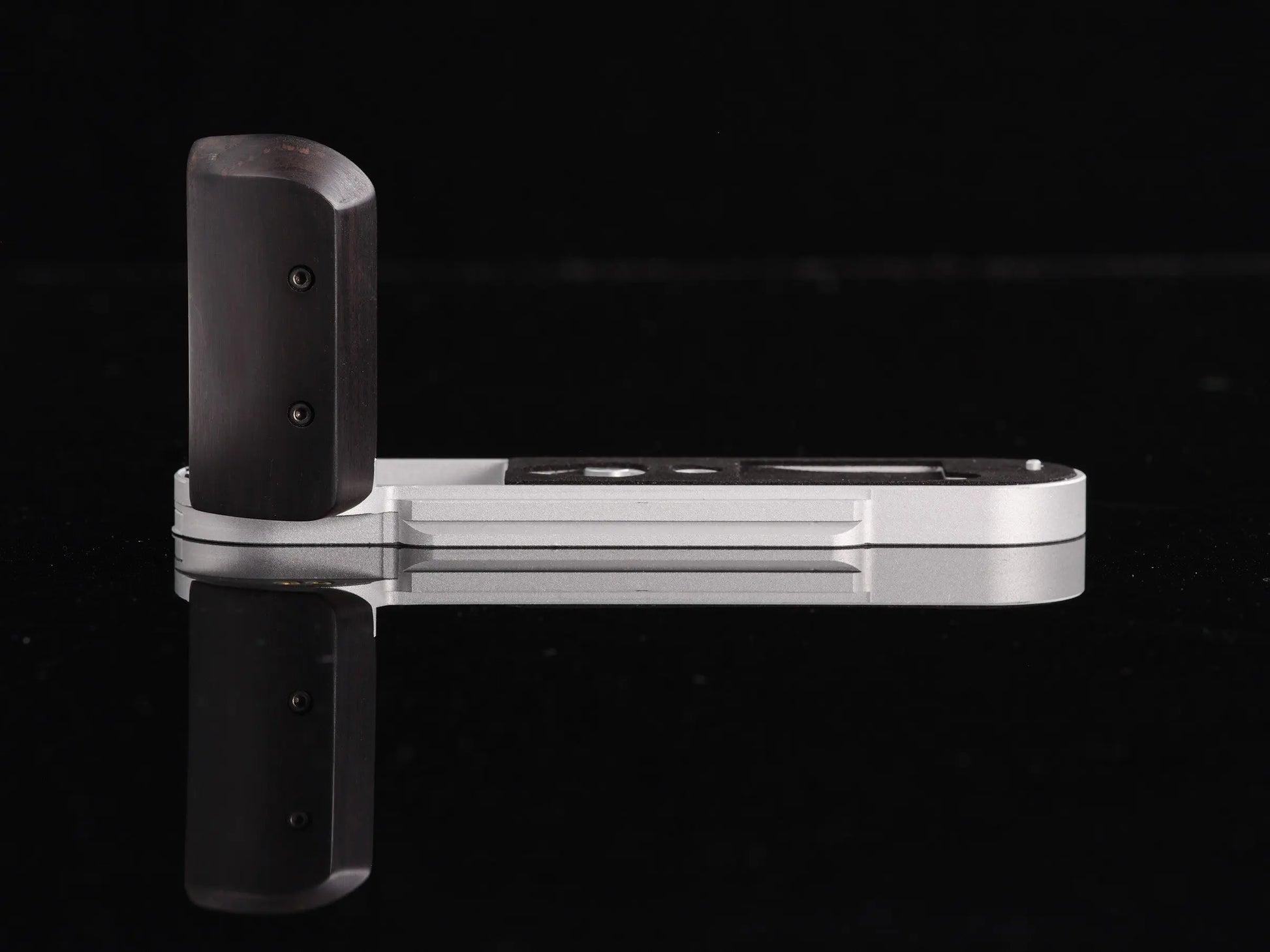 IDS modular grip for Leica M11 IDS initial design studio