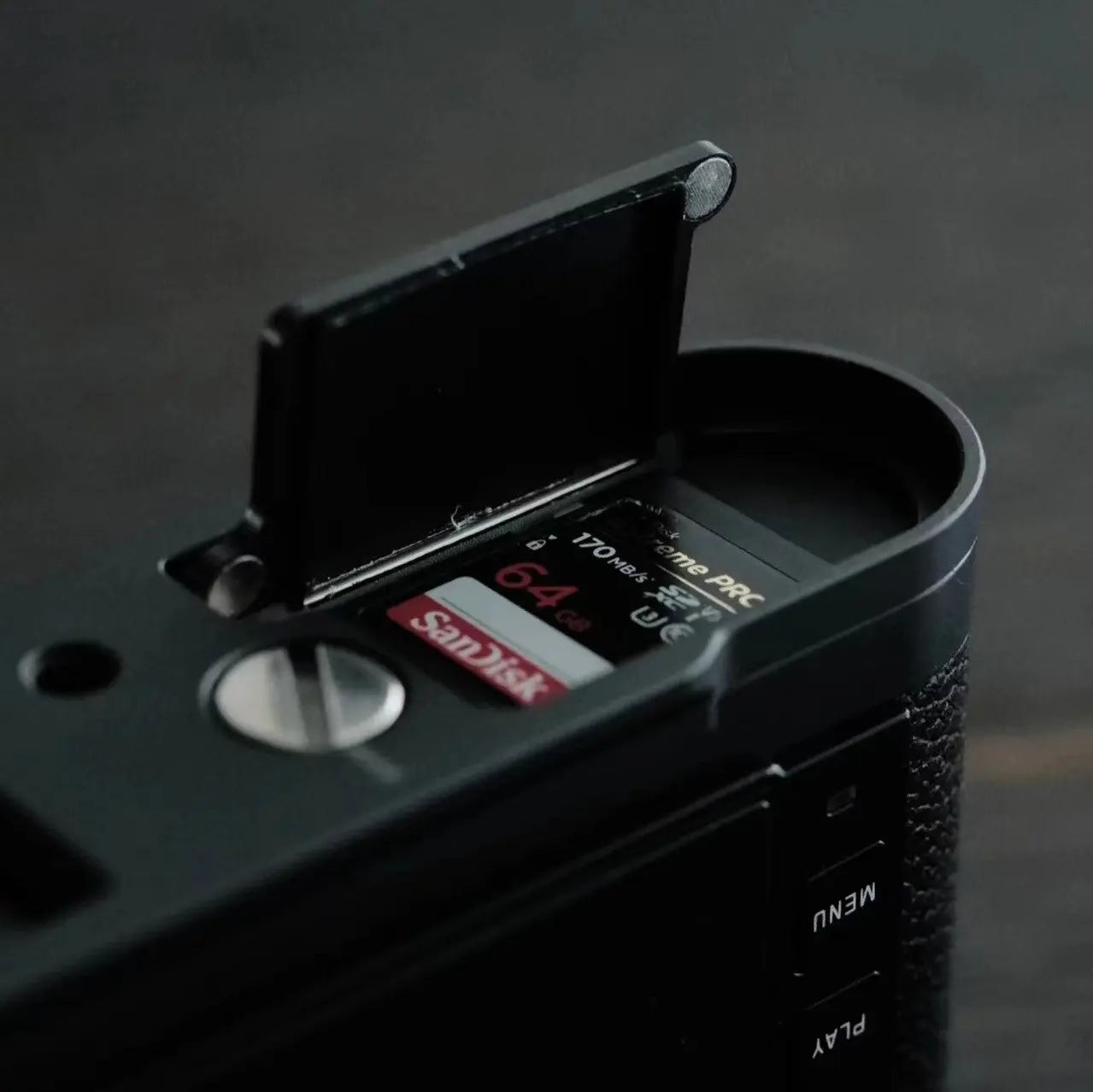 IDS modular grip for Leica M10 IDS initial design studio