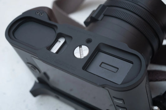 IDS modular grip for Leica Q2 cameras IDS initial design studio
