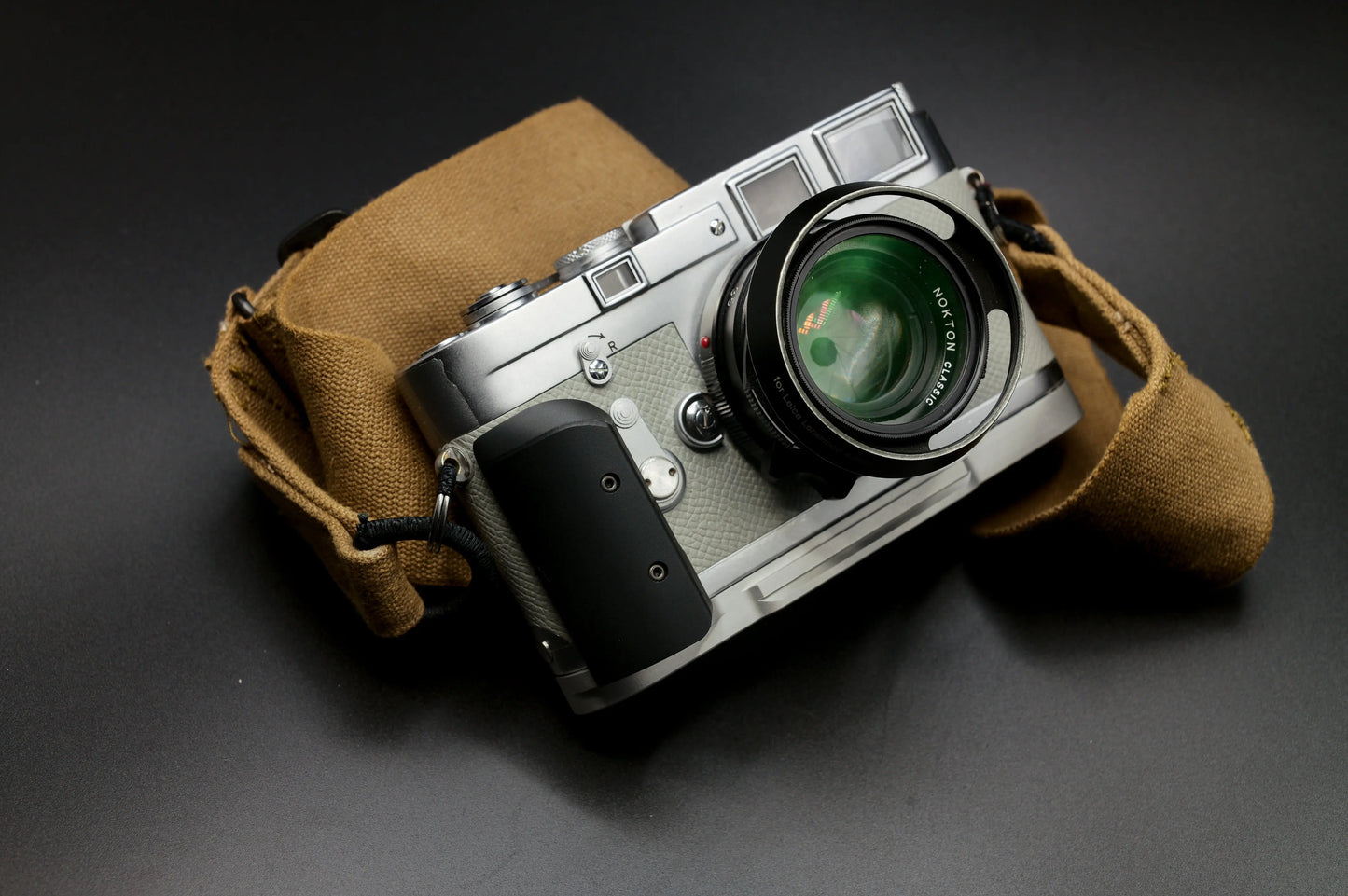 IDS modular grip for Leica Film M cameras IDS initial design studio
